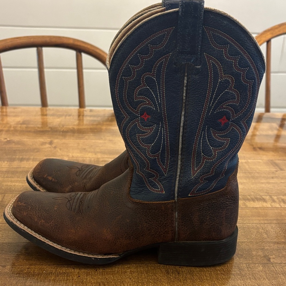 Ariat Men's Distressed Brown and Navy Western Boots